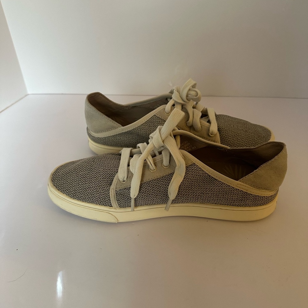 OluKai Women's Textured Gray and Cream Sneakers - Picture 3 of 6